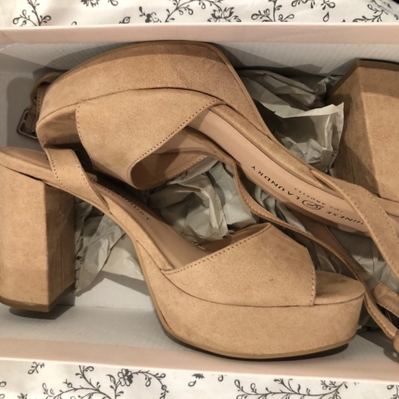 Chinese Laundry Heels - Picture 2 of 3